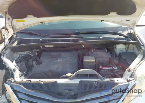 2013 Toyota Sienna Xle V6 8 Passenger z USA, uszkodzony, nr VIN 5TDYK3DC1DS380956